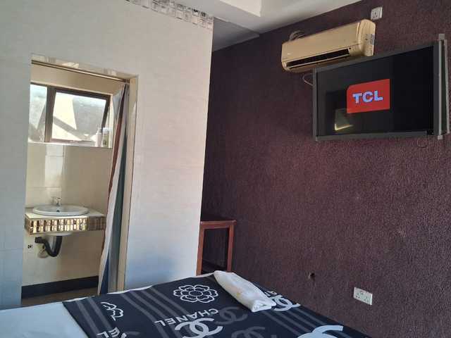 Room corner at Whispers Lodge